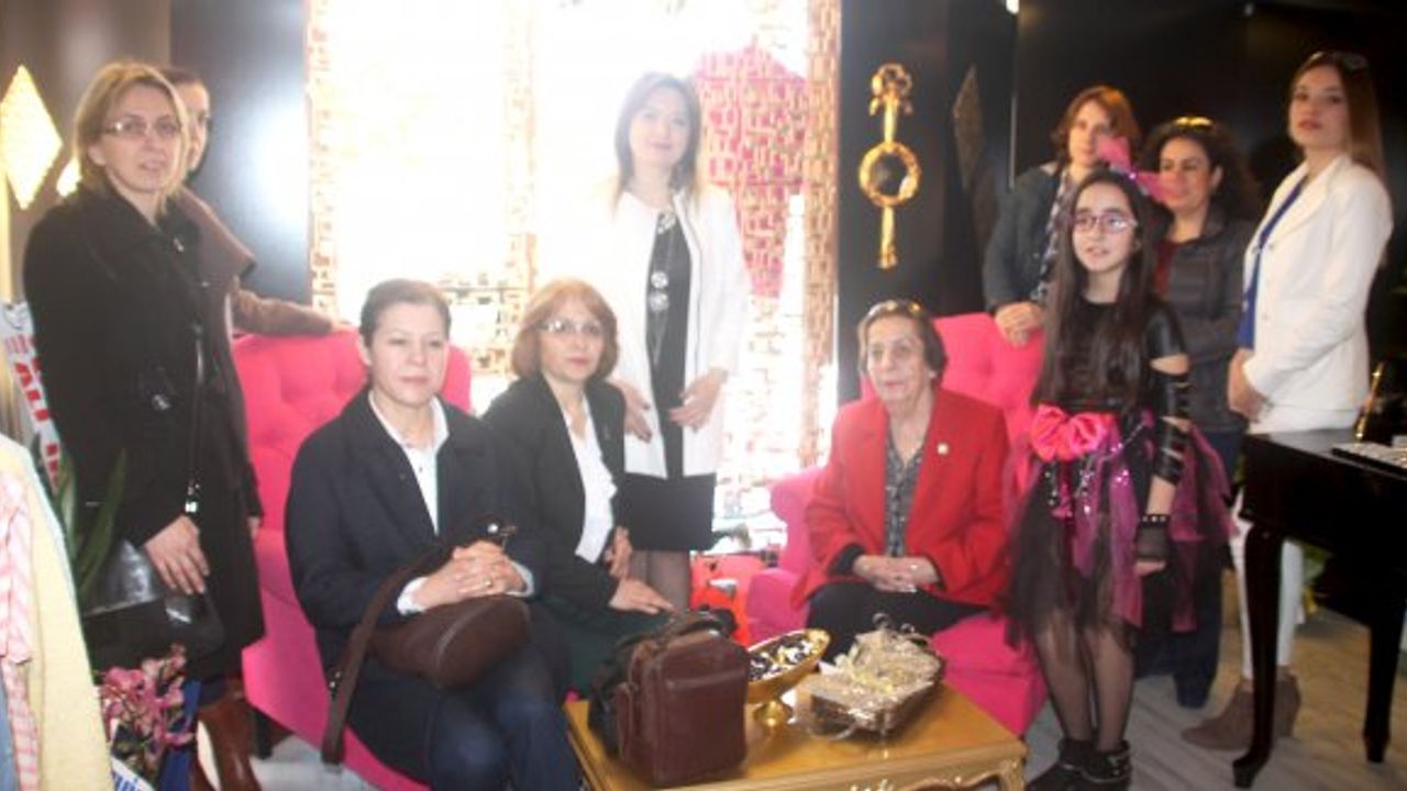 Boutique Ayşegül Yalçıner Moda evi açıldı