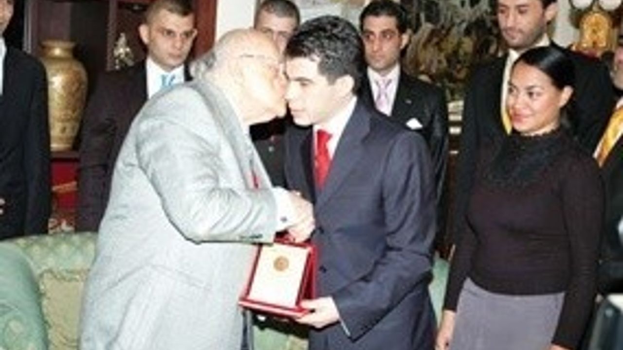 Türkiye Gençlik Ve Spor Konfederasyonu Genel Merkezinden 9. Cumhurbaşkanı Süleyman Demirel İçin Taziye Mesajı