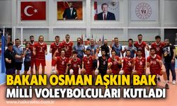 Bakan Osman Aşkın Bak milli voleybolcuları kutladı