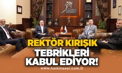 Rektör Kırışık tebrikleri kabul ediyor