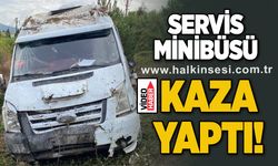 Servis minibüsü kaza yaptı!