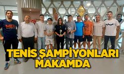 Tenis Şampiyonları makamda