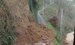 Düzce’de heyelandan kapanan yol açıldı