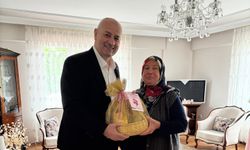 Başkan Yılmaz, şehit annesinin anneler gününü kutladı