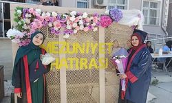 Kızıyla birlikte mezun oldu