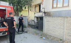 Devriye atan polislerin fark ettiği yangın kısa sürede söndürüldü