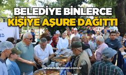 Belediye binlerce kişiye aşure dağıttı