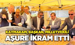 Kaymakam, Belediye Başkanı ve Milletvekili aşure ikram etti