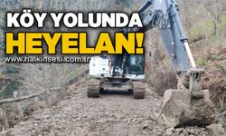 Köy yolunda heyelan!