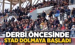 Derbi öncesinde stad dolmaya başladı...