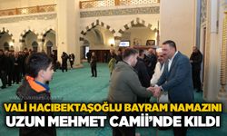 Vali Hacıbektaşoğlu Bayram Namazını Uzun Mehmet Camii’nde kıldı