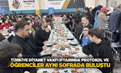 Türkiye Diyanet Vakfı iftarında protokol ve öğrenciler aynı sofrada buluştu