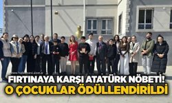 Fırtınaya karşı Atatürk nöbeti! O çocuklar ödüllendirildi