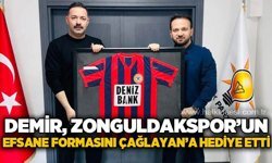 Demir, Zonguldakspor'un efsane formasını Çağlayan'a hediye etti