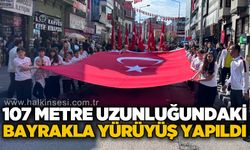 107 metre uzunluğundaki bayrakla yürüyüş yapıldı