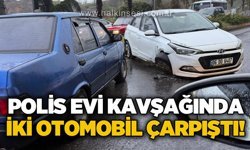 Polis evi kavşağında iki otomobil çarpıştı!