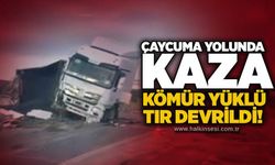 Çaycuma yolunda kaza: Kömür yüklü tur devrildi!