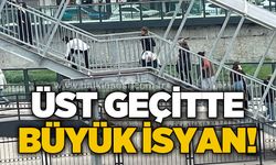 Üst geçitte büyük isyan