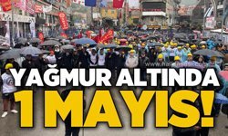 Yağmur altında 1 Mayıs