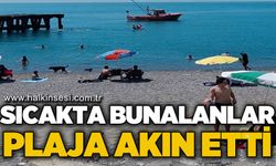 Sıcaktan bunalanlar plaja akın etti