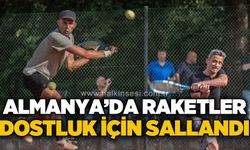 Almanya'da raketler dostluk için sallandı