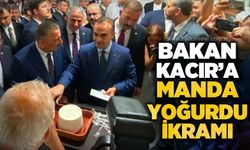 Bakan Kacır'a Çaycuma manda yoğurdu ikram edildi