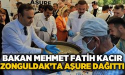 Bakan Kacır, Zonguldak'ta vatandaşlara aşure ikram etti
