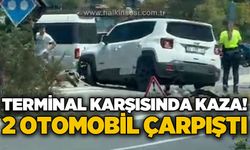 Terminal karşısında trafik kazası: İki araç çarpıştı, Jip kaldırıma çıkıp ağaçlara çarptı!