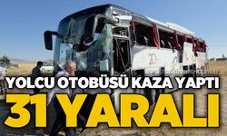 Yolcu otobüsü devrildi: 31 yaralı