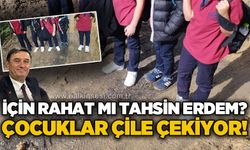 Dilaver Mahallesi’nde öğrencilerin çamurlu yol çilesi: Veliler çözüm bekliyor