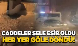 Sağanak yağış sokakları göle çevirdi!