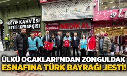 Ülkü Ocakları’ndan Zonguldak esnafına Türk Bayrağı jesti