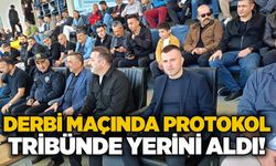 Derbi Maçında protokol tribünde yerini aldı!