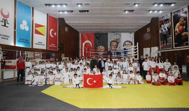 Körfez’de 150 genç sporcu kuşak atladı