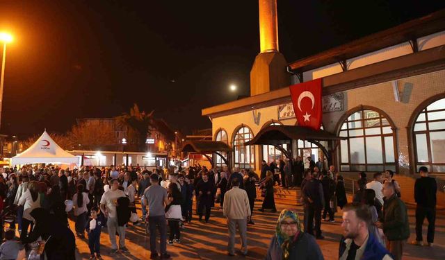 Düzce’de bal şerbeti ikram edildi