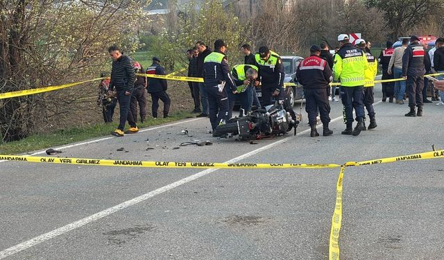 Traktörle motosiklet çarpıştı: 1 ölü, 1 yaralı