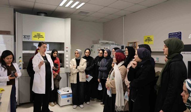 Öğrencilerin gelecek planlarında yol gösterici oldu
