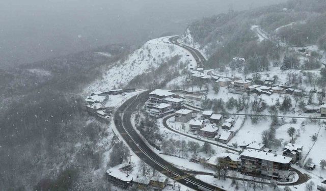 Bolu Dağı beyaz örtüyle kaplandı