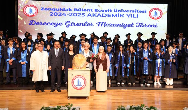 Cumhuriyetin İlk Üniversitesi BEUN’da Gurur Dolu Mezuniyet Coşkusu
