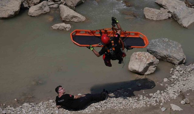Havai hatla kurtarma yaptılar