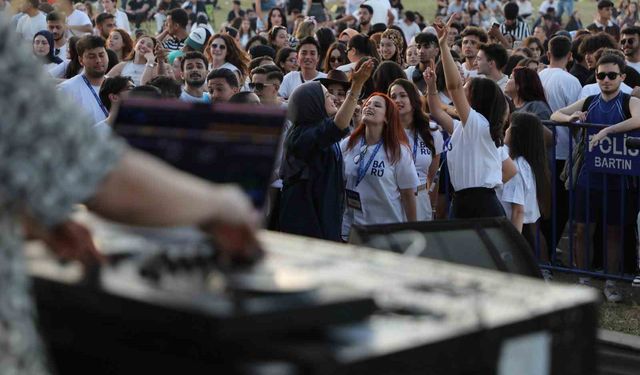 BARÜFEST’25’te öğrenciler doyasıya eğlendi