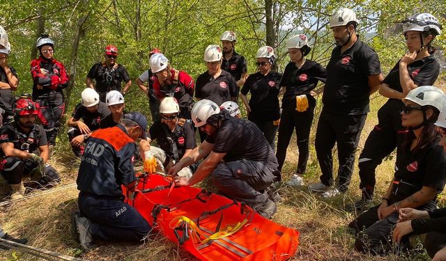 Arama kurtarma ekibine havai hat ip eğitimi verildi