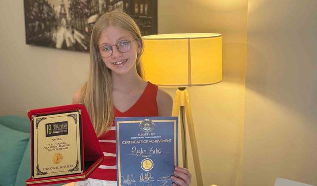 9 yaşında lise diploması aldı