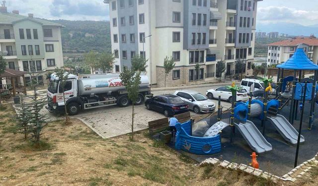 Kocaeli’de çocuk parkları temizlenip onarılıyor