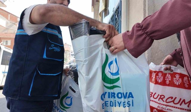 Çayırova’da ihtiyaç sahibi öğrencilere kırtasiye desteği
