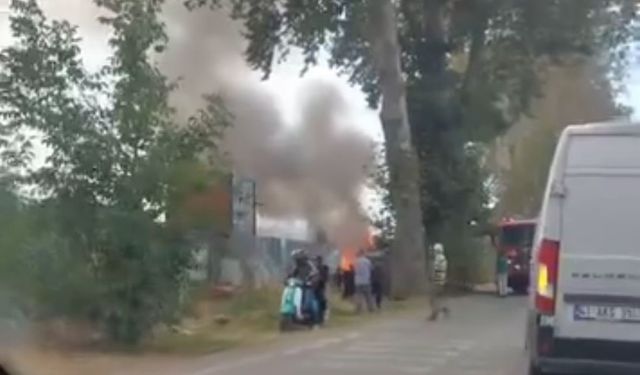 Kocaeli’de hurdalıkta korkutan yangın!