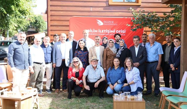 "Çocuk yetiştirme görevi televizyon ve sosyal medyaya bırakıldı"