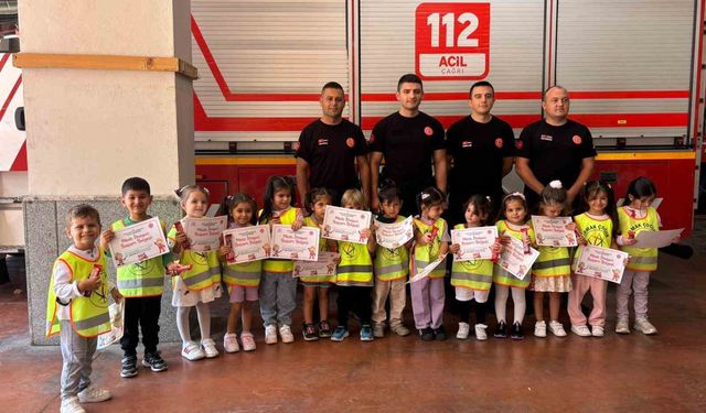 Minikler gönüllü itfaiyeci oldu