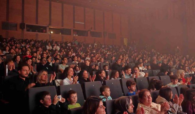 Perdeler çocuklar için açıldı