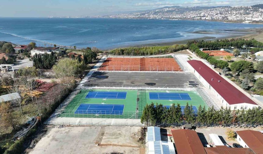 İzmit Tenis Merkezinde sona doğru